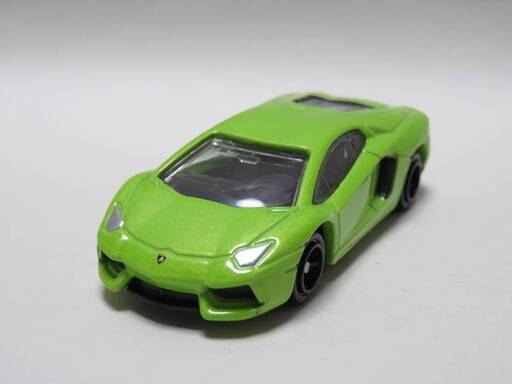 トミカギフトセット 世界のスーパーカーセットより ランボルギーニ アヴェンタドール Lp700 4 バラ ミニカー博士 三河島のミニカーの中古あげます 譲ります ジモティーで不用品の処分