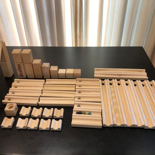 ピタゴラスイッチが無限に楽しめるスカリーノ、無限積み木、白木の