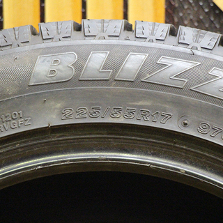  BLIZZAK REVO-GZ 225/55R17 17インチ スタッドレス 4本 2015年製 アルファード スカイライン等(11MT1460YGG)