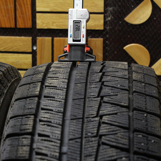  BLIZZAK REVO-GZ 225/55R17 17インチ スタッドレス 4本 2015年製 アルファード スカイライン等(11MT1460YGG)