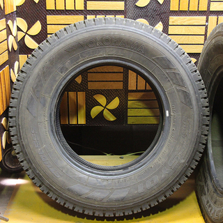 タイヤ、ホイール 195/80R15 107/105 YOKOHAMASY01 4本セット 14年製 