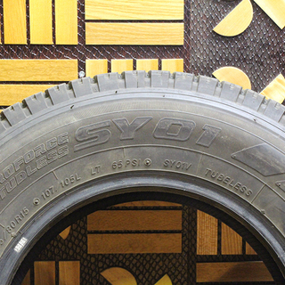 タイヤ、ホイール 195/80R15 107/105 YOKOHAMASY01 4本セット 14年製 