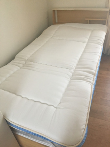 西川 花柄 敷き布団　未使用品 シングルサイズ 敷布団 未使用・カバー付き 西川 花柄 敷き布団 未使用品 シングル