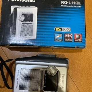 Panasonic 製のカセットレコーダー