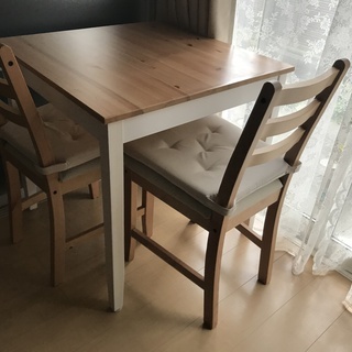テーブル＋椅子×2＋クッションを売ります！