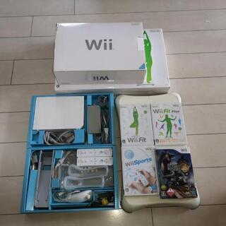 再値下げ　Wii 本体　&　Wii Fit　ソフト4本