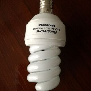 【未使用新品】パナソニック 電球形蛍光灯100V12W（EFD1...