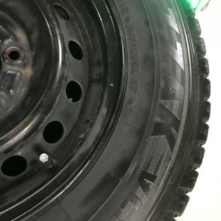 綺麗な状態ハイエース用ホイール付きスタッドレス中古タイヤ