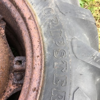 トラクター中古タイヤ二本