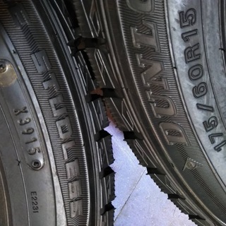 冬15インチ未使用【展示品4本】日本製 175/60R15 ダンロップ WM01 ウインターMAXX01 キューブ Z11 マーチ 185/55R15・195/55R15 の代替えサイズにも