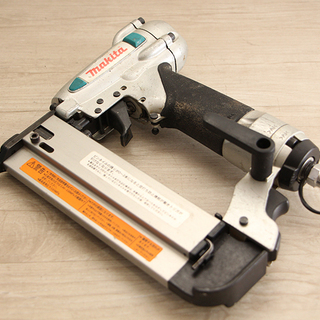 Makit マキタ 常圧 エアー 内装用 ピンネイル 18-35mm ピンタッカ AF351 釘打ち 工具（11MD3428YGG)