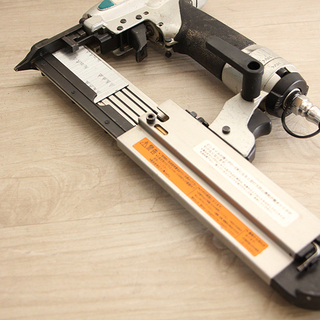 Makit マキタ 常圧 エアー 内装用 ピンネイル 18-35mm ピンタッカ AF351 釘打ち 工具（11MD3428YGG) Makit マキタ 常圧 エアー 内装用 ピンネイル 18-35mm ピンタッカ