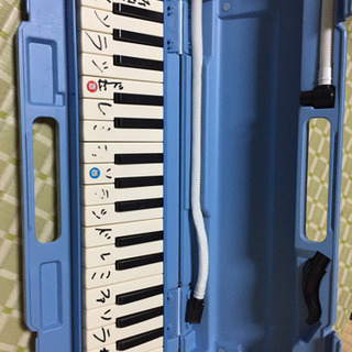 【取引中】中古品  鍵盤ハーモニカ ブルー
