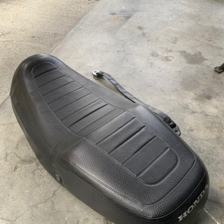 オクにて販売完了！nc36  ノーマルシート　破れ無し　CB400four ベルトもあります オクにて販売完了！nc36 ノーマルシート 破れ無し CB400four ベルトも