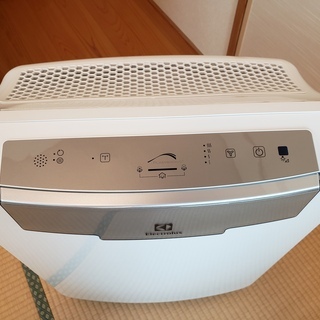季節、空調家電 Electrolux 空気清浄機 オキシジェン EAC-415