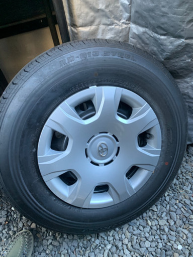 ハイエース4型純正タイヤ　走行200km
