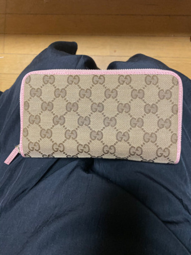 グッチの長財布になります。