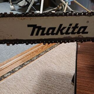 マキタ充電式チェンソーＭUC３５３D