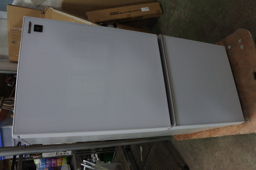 未使用品 SHARP 19年式 SJ-GD14E-W 137L ガラストップ 単身サイズ 冷蔵庫 エリア格安配達