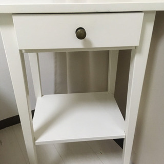 IKEA HEMNES ベットサイドテーブル