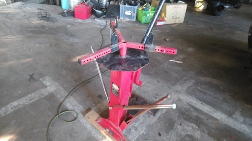 アストロの手動タイヤチェンジャービードブレーカーとしての利用だけでも抜群 Bkb 湊川のメンテナンス用品の中古あげます 譲ります ジモティーで不用品の処分