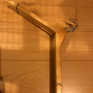 ダイソーの木製ハンガー30本セット