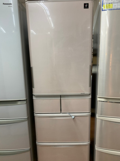2012年式SHARPの冷蔵庫! 大型でたっくさん入ります!