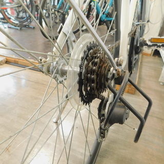 エコプラス小倉南店】パンクしない!! クロスバイク HEAD Rayon