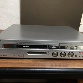 SHARP ビデオ一体型DVDプレーヤー DV-HRW50 