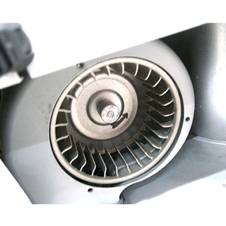 札幌 動作確認済【煙突式ストーブ トヨトミ HR-650D】ガラスきれい 2013年製 木造～17畳 コンクリート～27畳 輻射型 石油ストーブ 暖房 TOYOTOMI 本郷通店