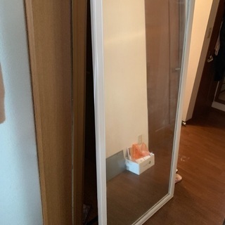 大きい鏡 中古 部屋が広く見えます