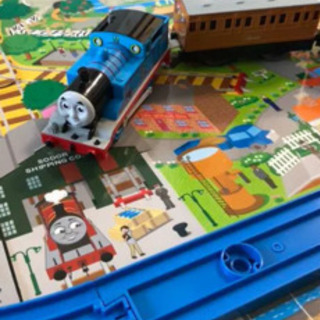 トーマス 線路付きお片付けボックスに変形 Sao 越谷のおもちゃの中古あげます 譲ります ジモティーで不用品の処分