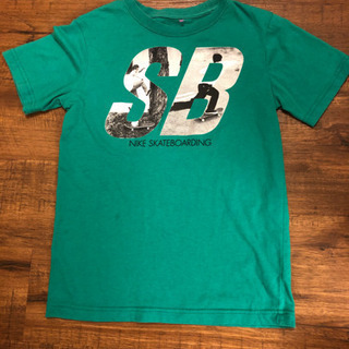 Nike SB ボーイズTシャツ