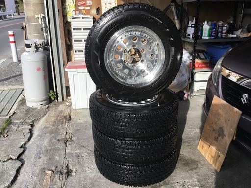 引き取り先が決まりました】ハイエース200系にて使用 スタッドレス 