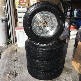 9日までに引き取り限定値下げ！200系ハイエース スタッドレス！引き取り限定！ 引き取り先が決まりました】ハイエース200系にて使用 スタッドレス