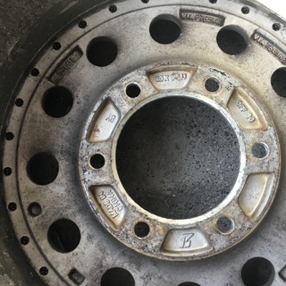 【引き取り先が決まりました】ハイエース200系にて使用　スタッドレスタイヤ+アルミセット　溝多めの国産タイヤ