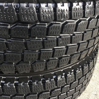 引き取り先が決まりました】ハイエース200系にて使用 スタッドレス