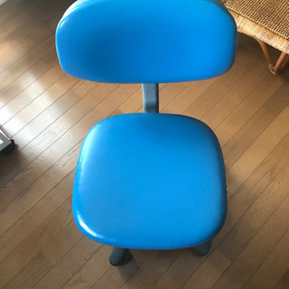 LIONブルー椅子