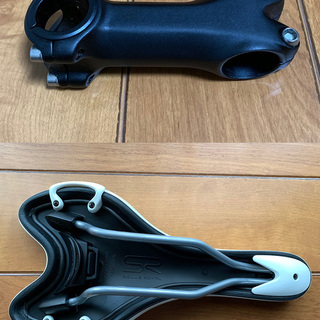 ビアンキ クロスバイク　カメレオンテ 2　ハンドルグリップとサドルは未使用品！