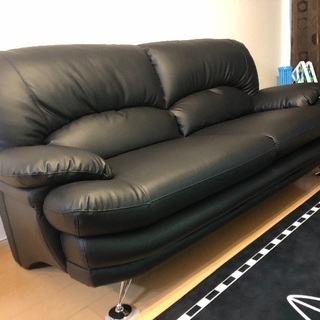 値下げしました。ほぼ新品同様。3人掛けバイバック