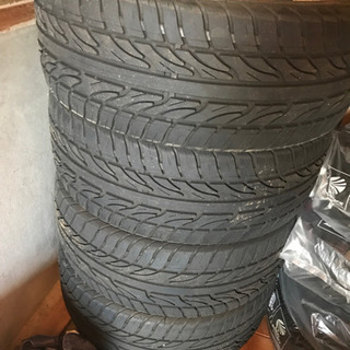 18インチ　夏タイヤ　バリ溝