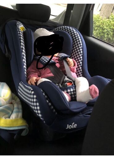 JOIE チャイルドシート　　（JOIE baby car seat)