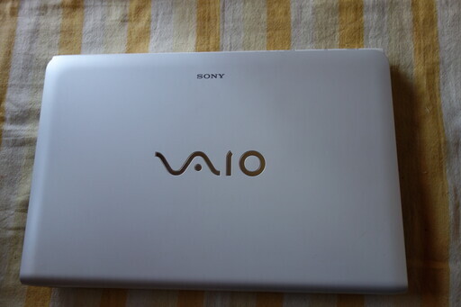 【SONY】VAIO ノートパソコンSVE151B11N【美品、オマケ付き】