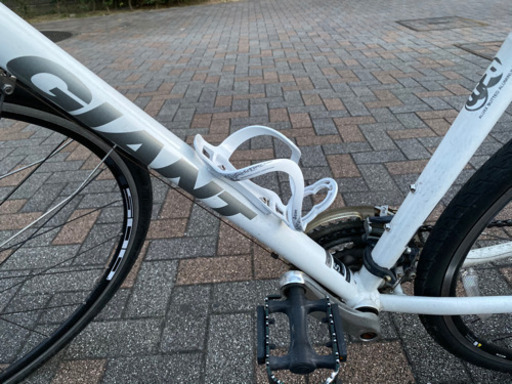 GIANT ESCAPE R3 クロスバイク 自転車 ホワイト ジャイアント