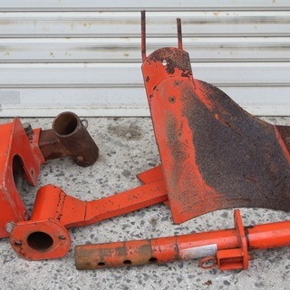 【SOLD OUT】クボタ 片培土 畝たて機 トラクター用 取付具付き