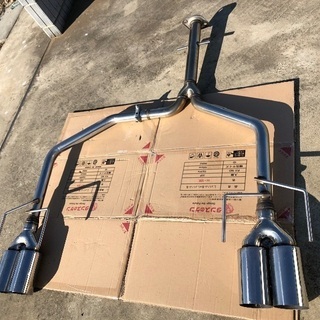 18クラウン4本だしマフラー