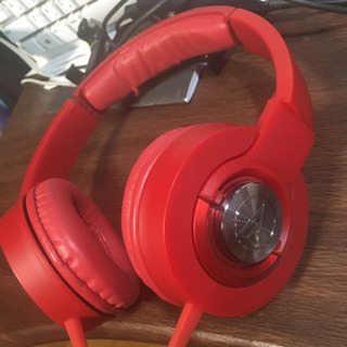 オーディオテクニカ赤色ヘッドフォン