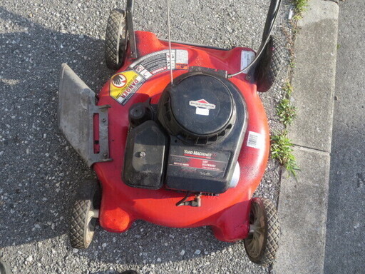 アメリカ製芝刈り機4.5馬力サイド排出！