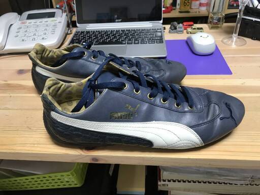 PUMAプーマモータースポーツスニーカー革です。