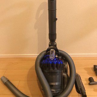 ダイソン dyson DC22 掃除機 布団ツール含む5種類のツール付き